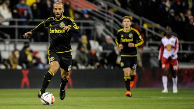 higuain-crew-mls-cup.jpg